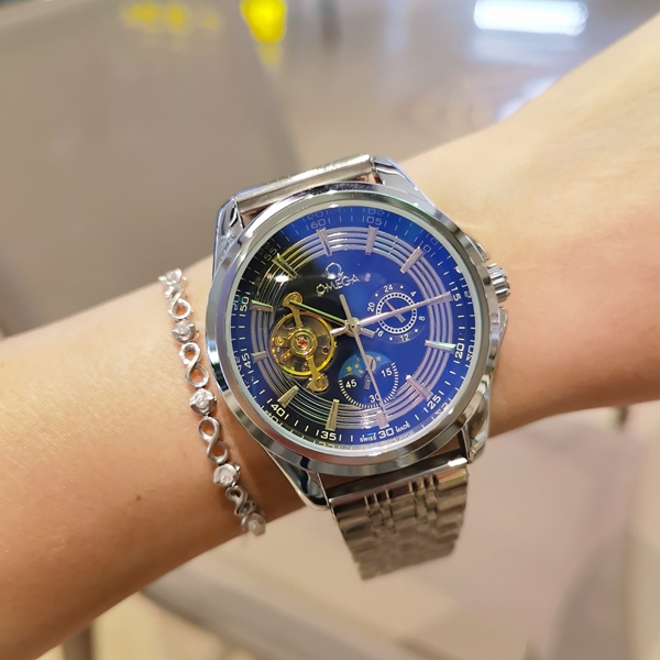 ブランド時計角部分ディテール